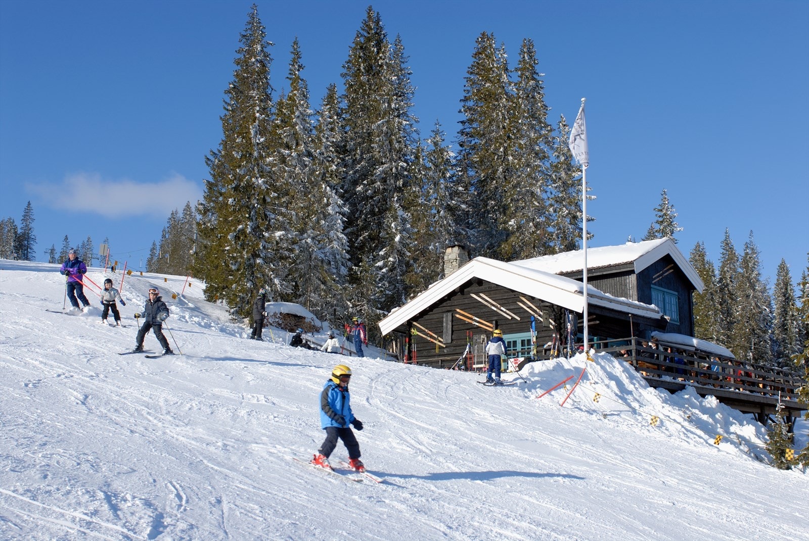 Kvitfjell er en komplett alpindestinasjon med bakker og løyper tilpasset både liten og stor. Galleribilde