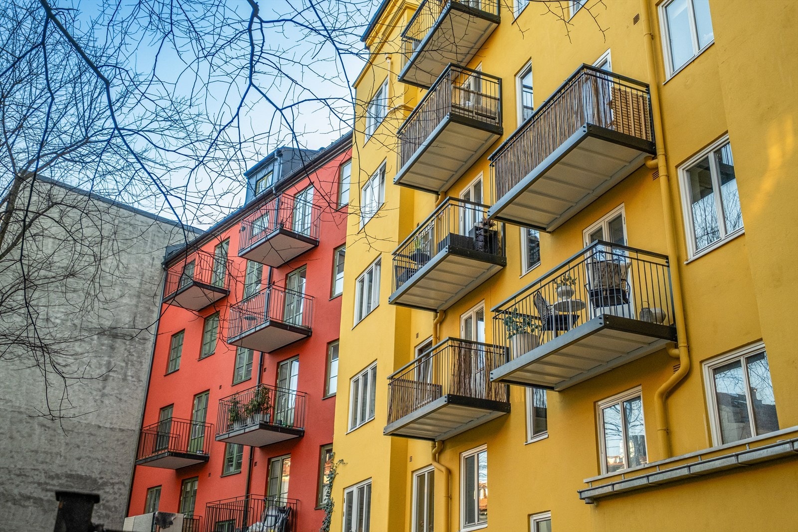 Balkongene mot bakgård ble oppført i 2022/ 2023 - Det foreligger ferdigattest Galleribilde