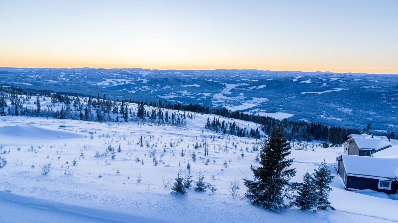 Utsikt mot sørvest. Foto fra tomteområdet Galleribilde