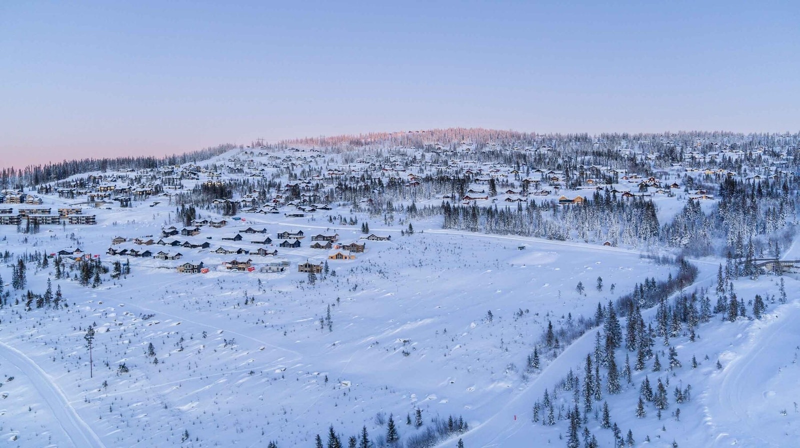 Nydelig januarlys! Foto mot nordøst over feltet Galleribilde