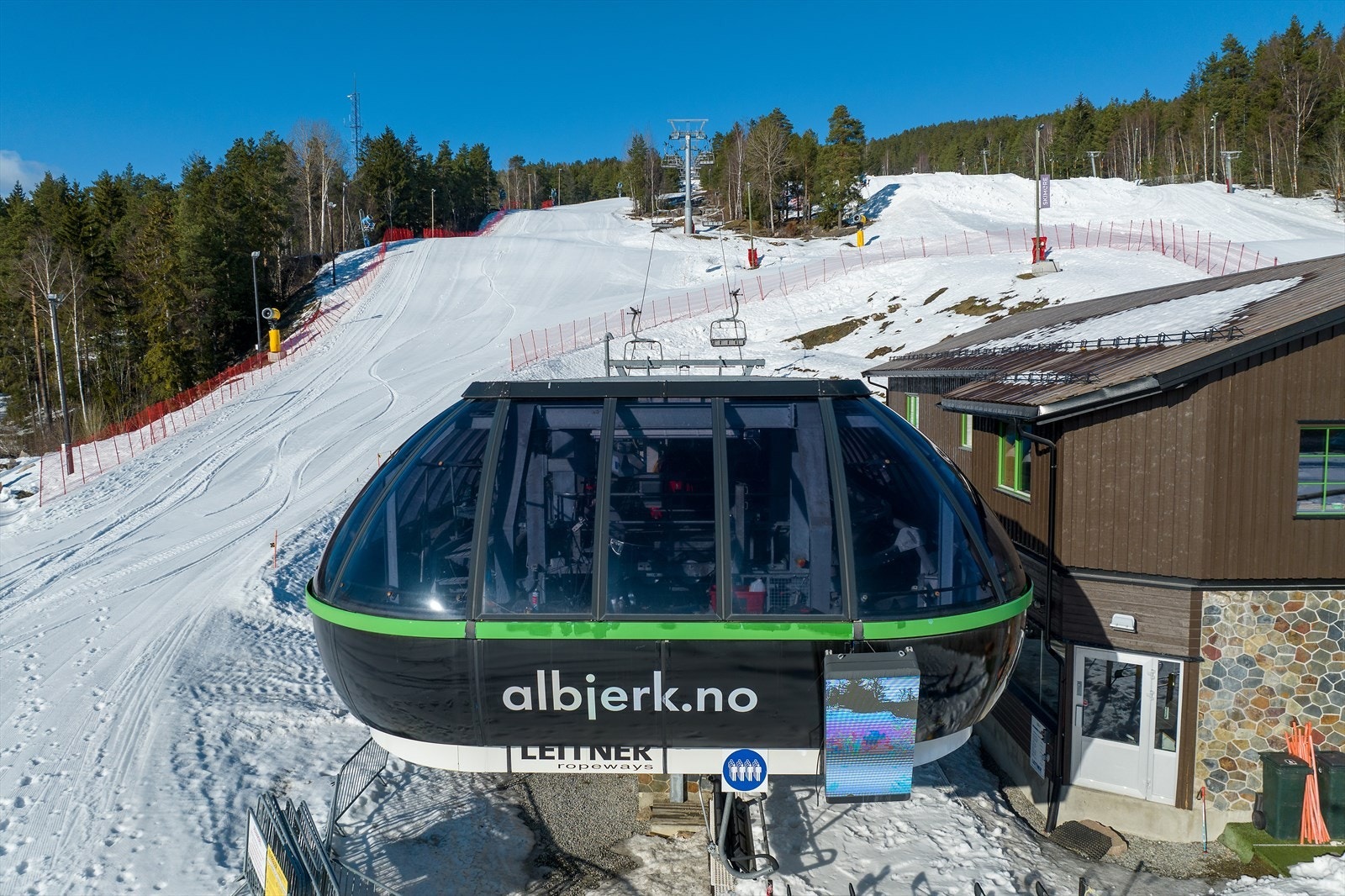 Heisanlegget er i bruk hele året og kan brukes som snarvei opp i marka i sommerhalvåret Galleribilde