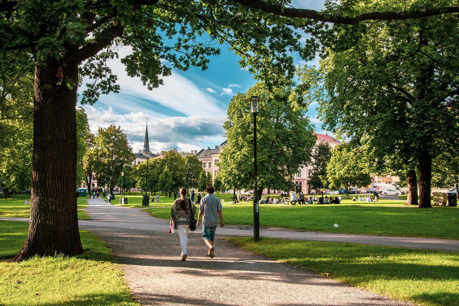 Her bor du med gangavstand til en rekke flotte parkområder med blant annet Sofienbergparken som årlig arrangerer festivalen Piknik i parken. Galleribilde
