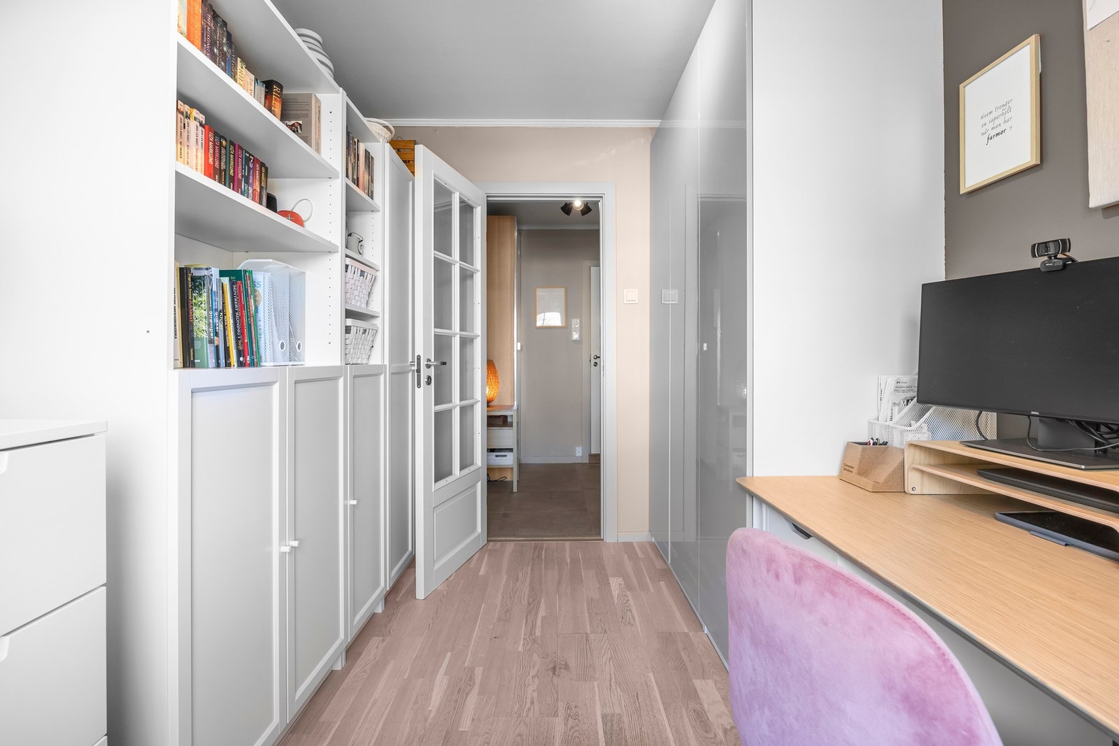 I dag er soverom 2 innredet som kontor Galleribilde