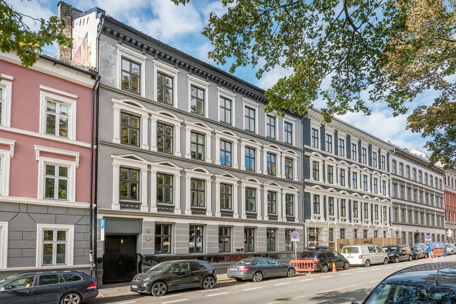 Her bor du i meget sentrale omgivelser på Grünerløkka - rett ved Oslos mest yrende kaféliv og bydelens grønne lunger, samtidig med et rikt kollektivtilbud. Galleribilde