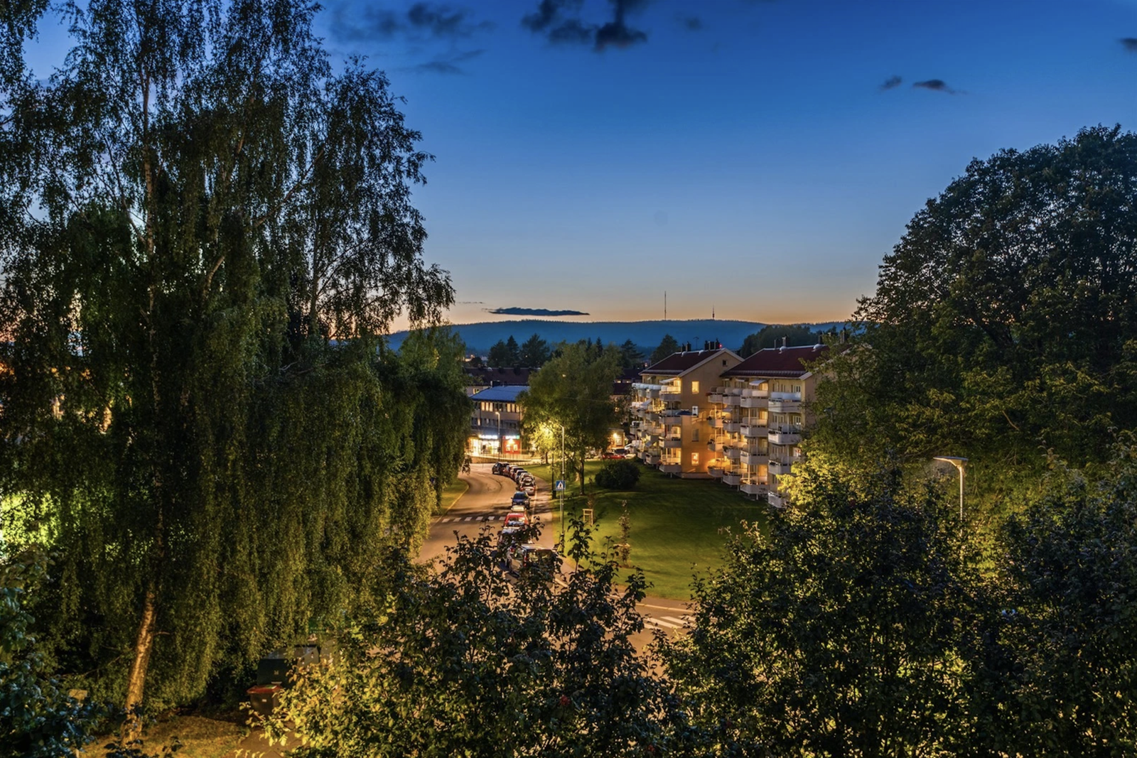 Kveldsbilde fra balkong Galleribilde