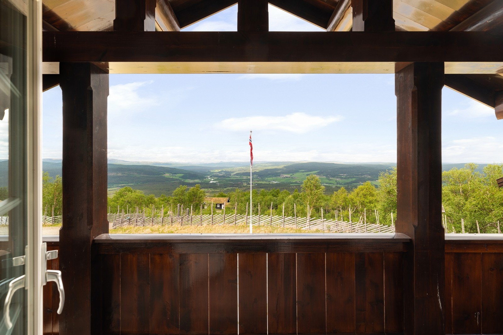 Eiendommen har en panorama landskapsutsikt som du aldri vil gå lei. Galleribilde