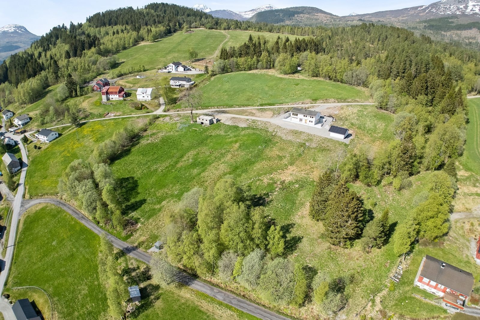 Oversiktsbilde av eigedomen Galleribilde