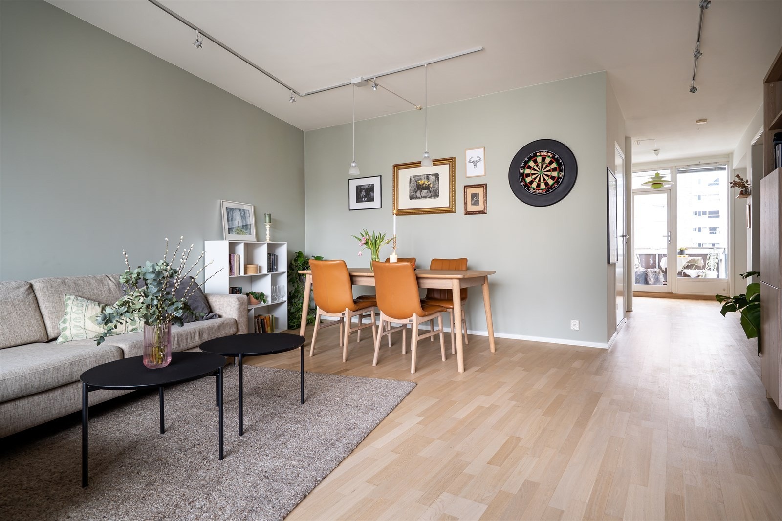 I naturlig tilknytning til kjøkkenet er det rom for innredning av spisesone. Galleribilde