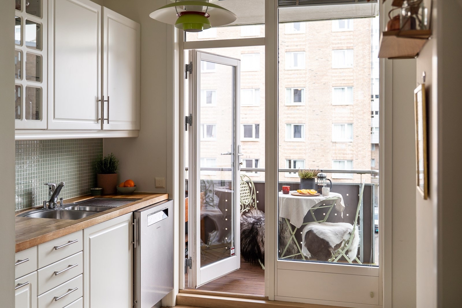 Her kan morgenkaffen nytes med morgensolen. Galleribilde