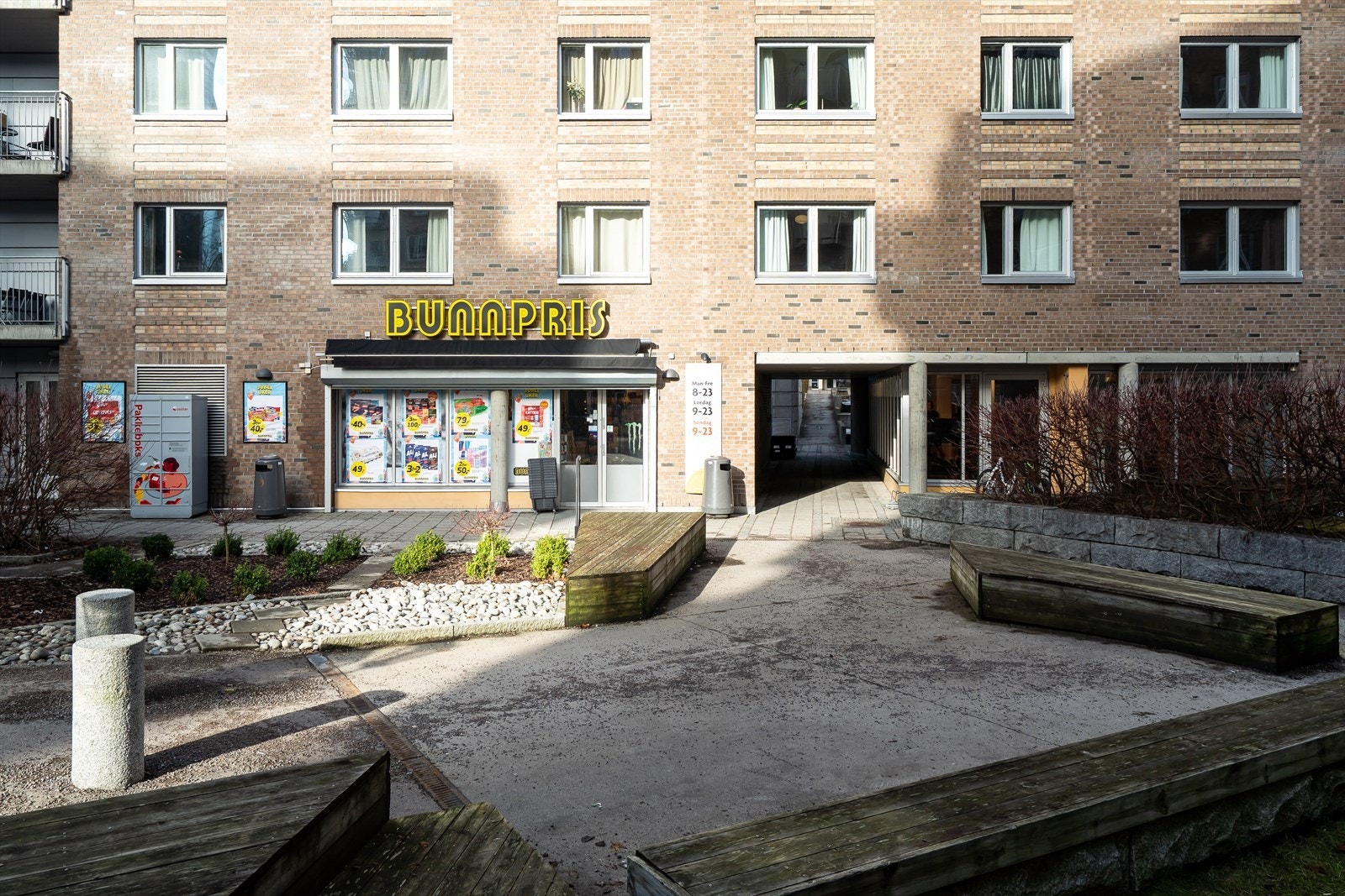 Det er tilbud av søndagsåpen nærbutikk i boligfeltet. Galleribilde