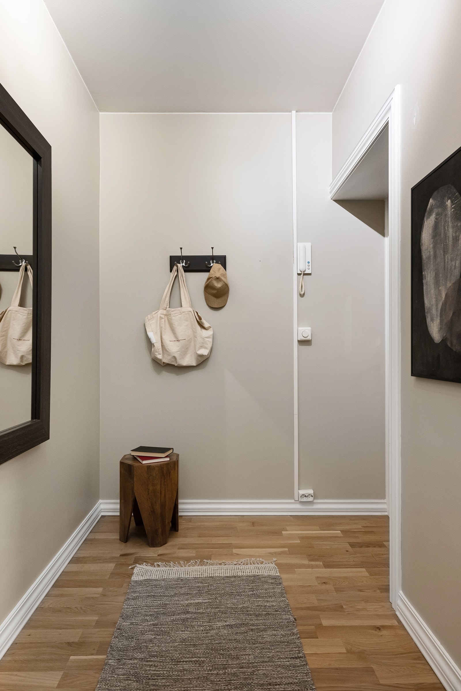 Her er det plass til garderobeskap, skohylle m.m. Galleribilde