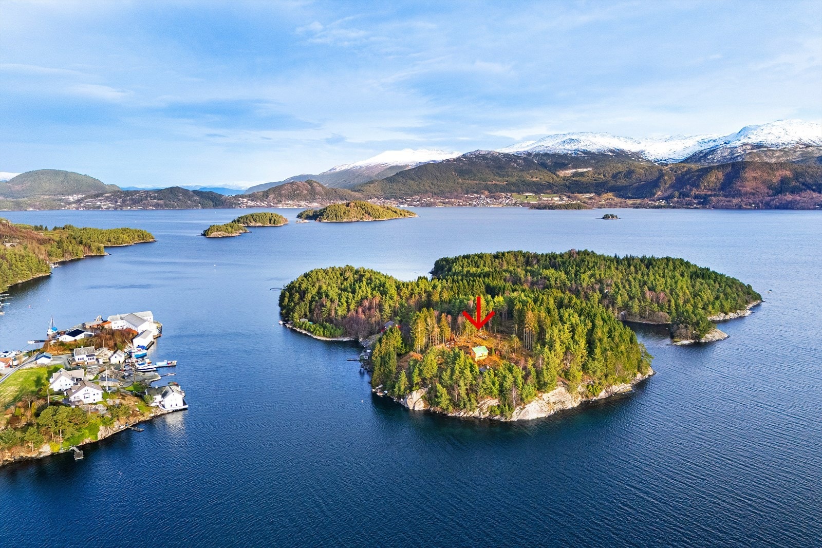 Velkommen til Buneset 38 - presentert av Sturla Nødtvedt og Karethe Torben v/Eiendomsmegler Vest. Galleribilde