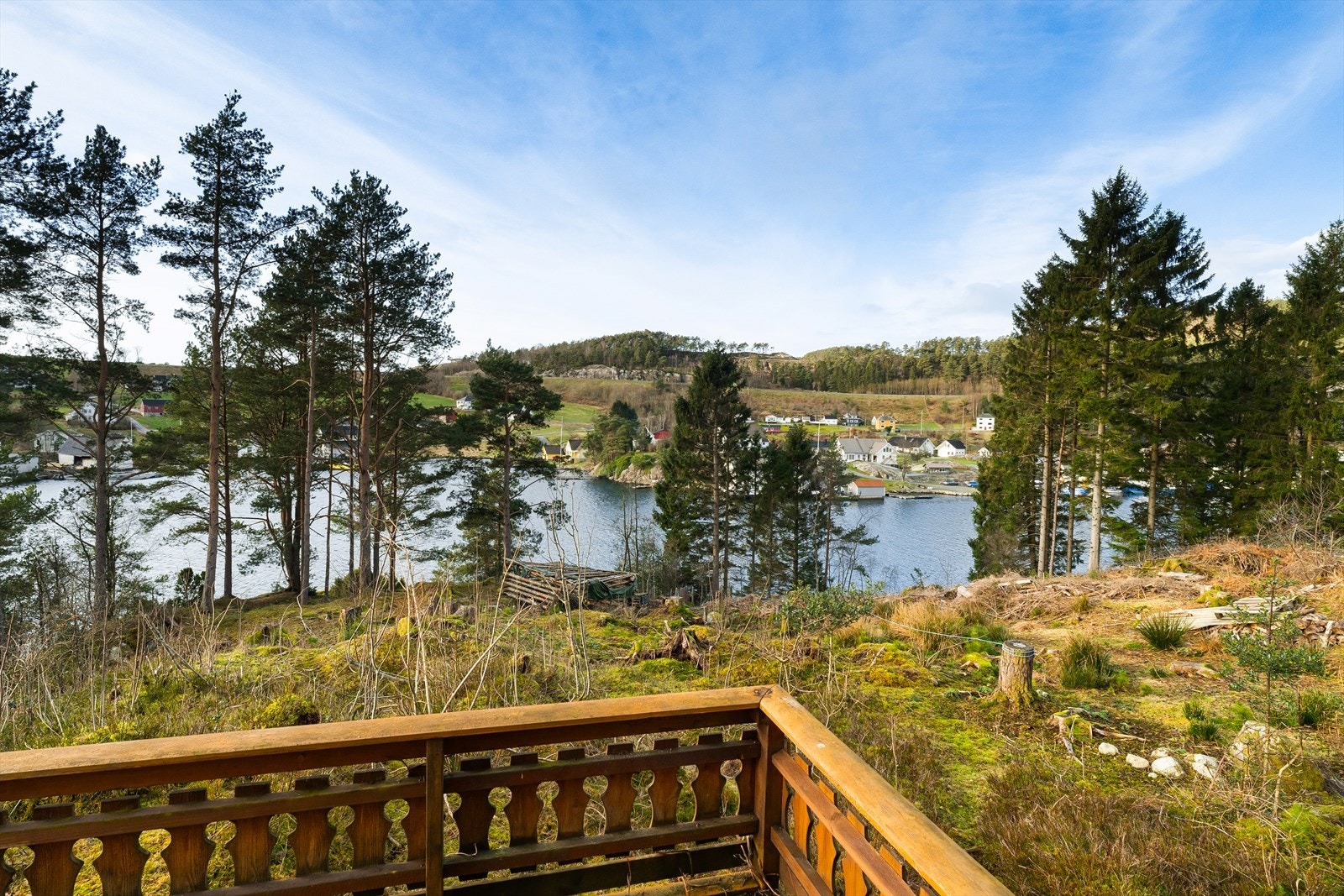 Eiendommen har fin utsikt mot Toftevågen. Galleribilde