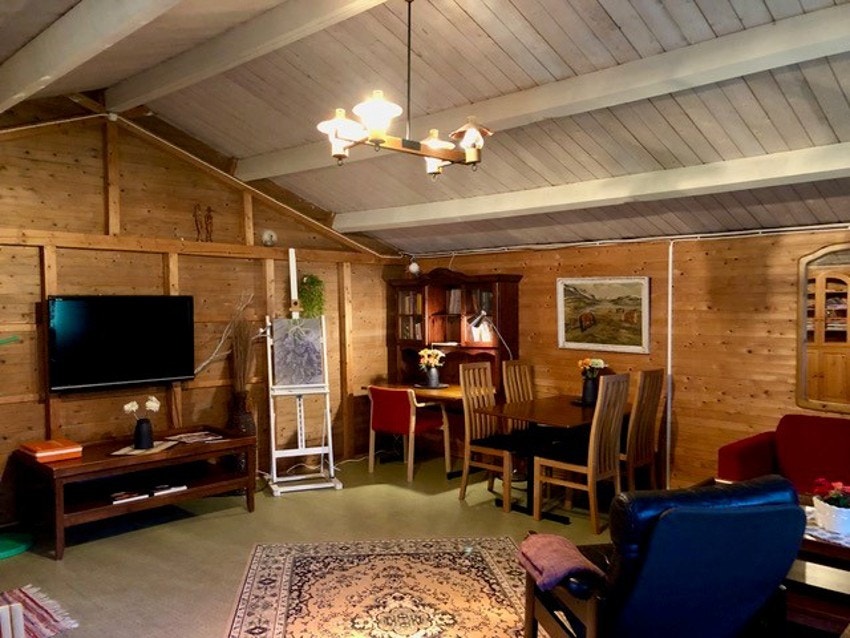 Felleshytte med kjøkken og oppholdsrom Galleribilde