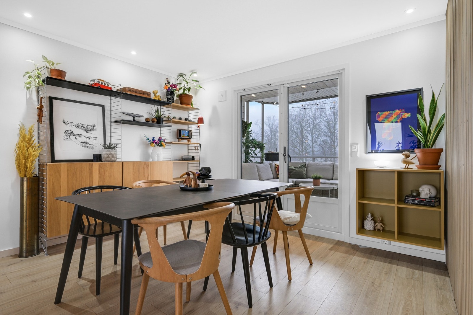 God plass i stuen Galleribilde