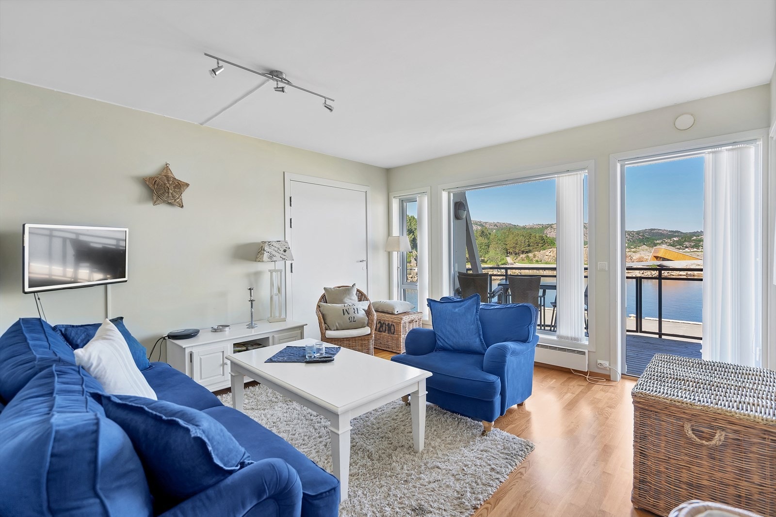 01Fasade_2.jpg Galleribilde