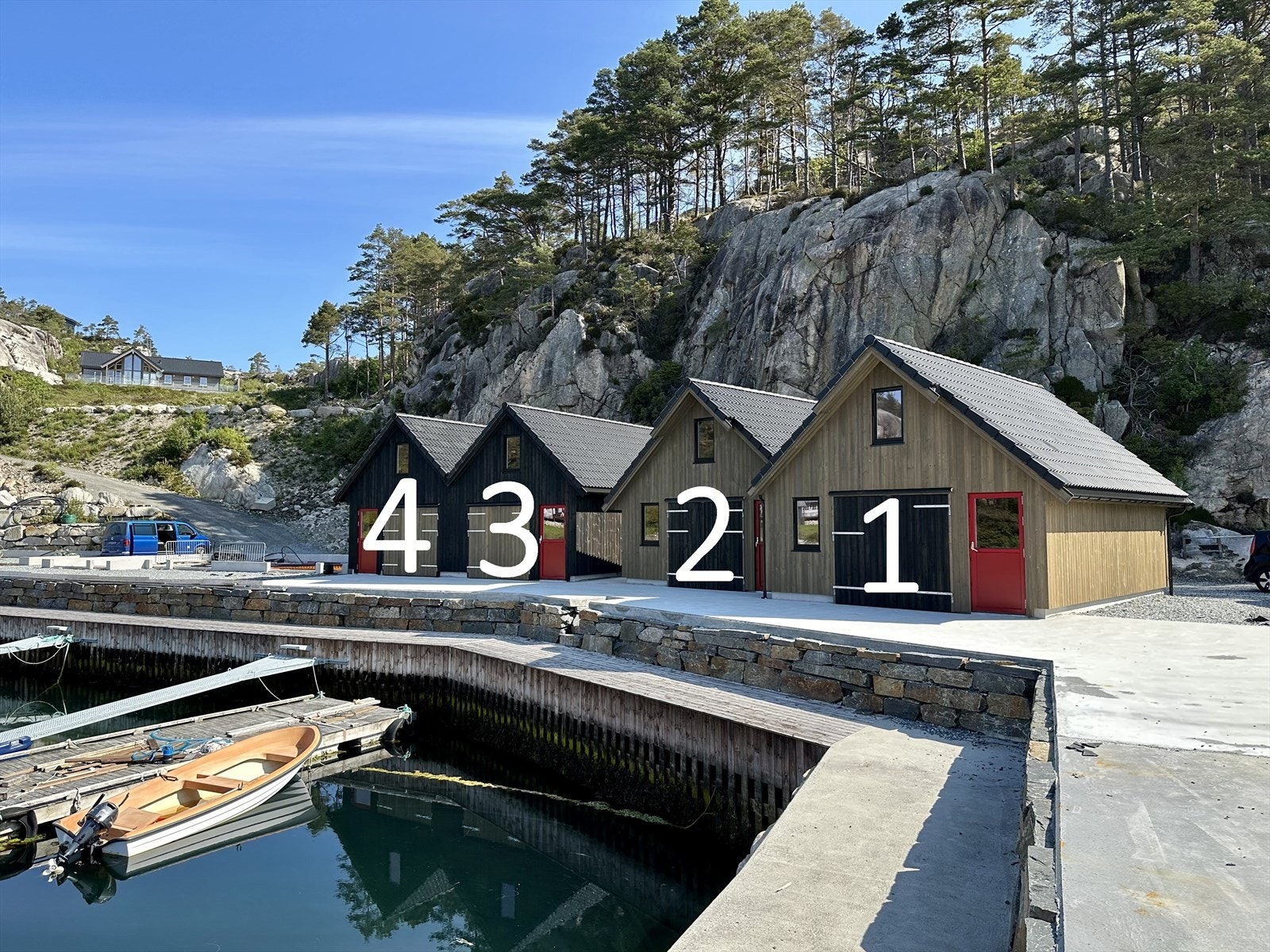 Oversikt over selte naust i Kråkevågen Galleribilde