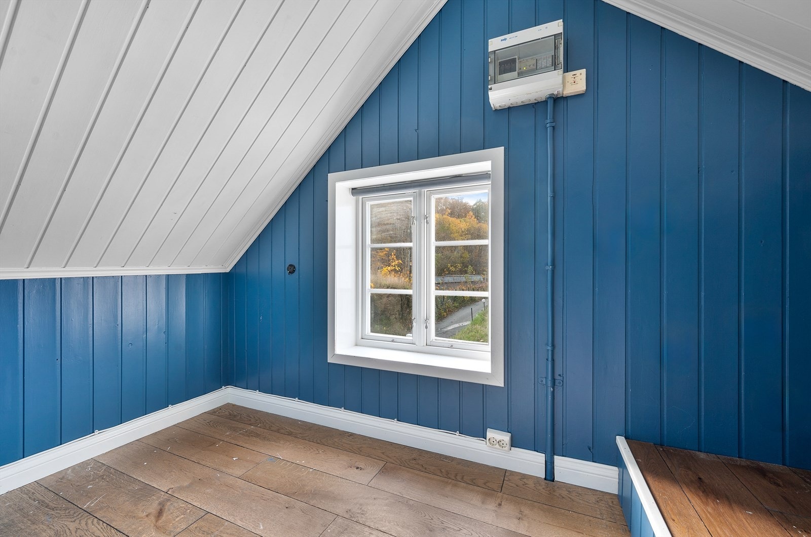 Innredet rom i loftsetasje. Galleribilde