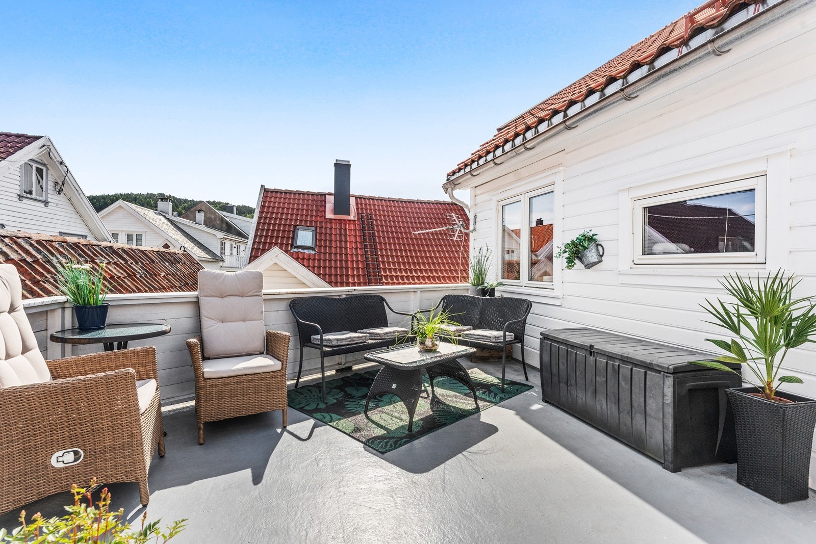 Flott takterrasse på 18 kvm som har gode solforhold. Galleribilde