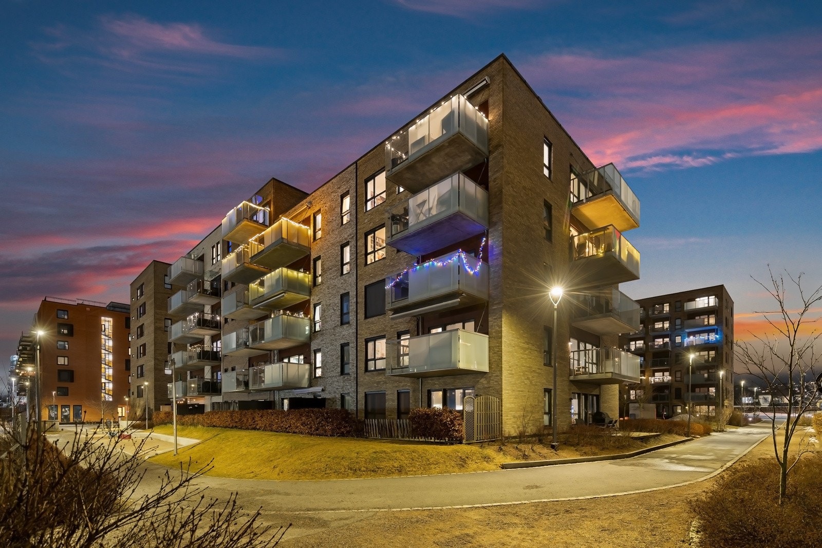 Her finner du et rikt servicetilbud like utenfor døren, samt gode kollektivforbindelser i alle retninger. Galleribilde