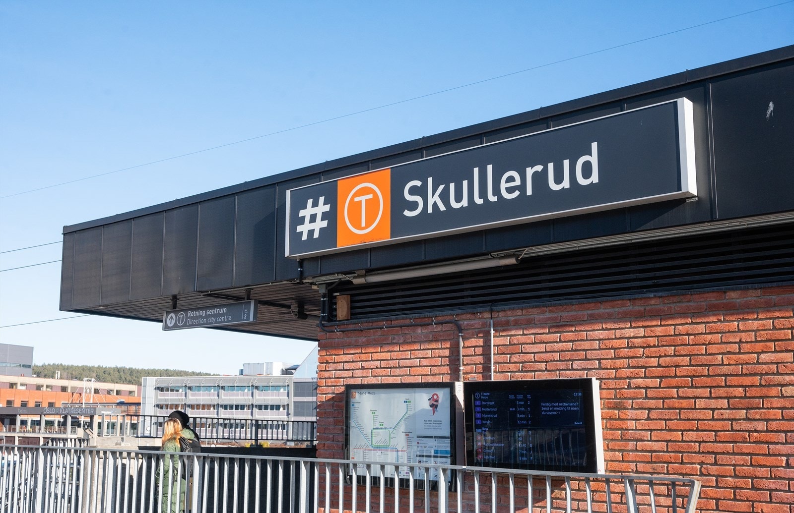 Umiddelbar nærhet til et bredt tilbud av offentlig transport, hvorav nærmeste holdeplass er Skullerud T-banestasjon. Galleribilde