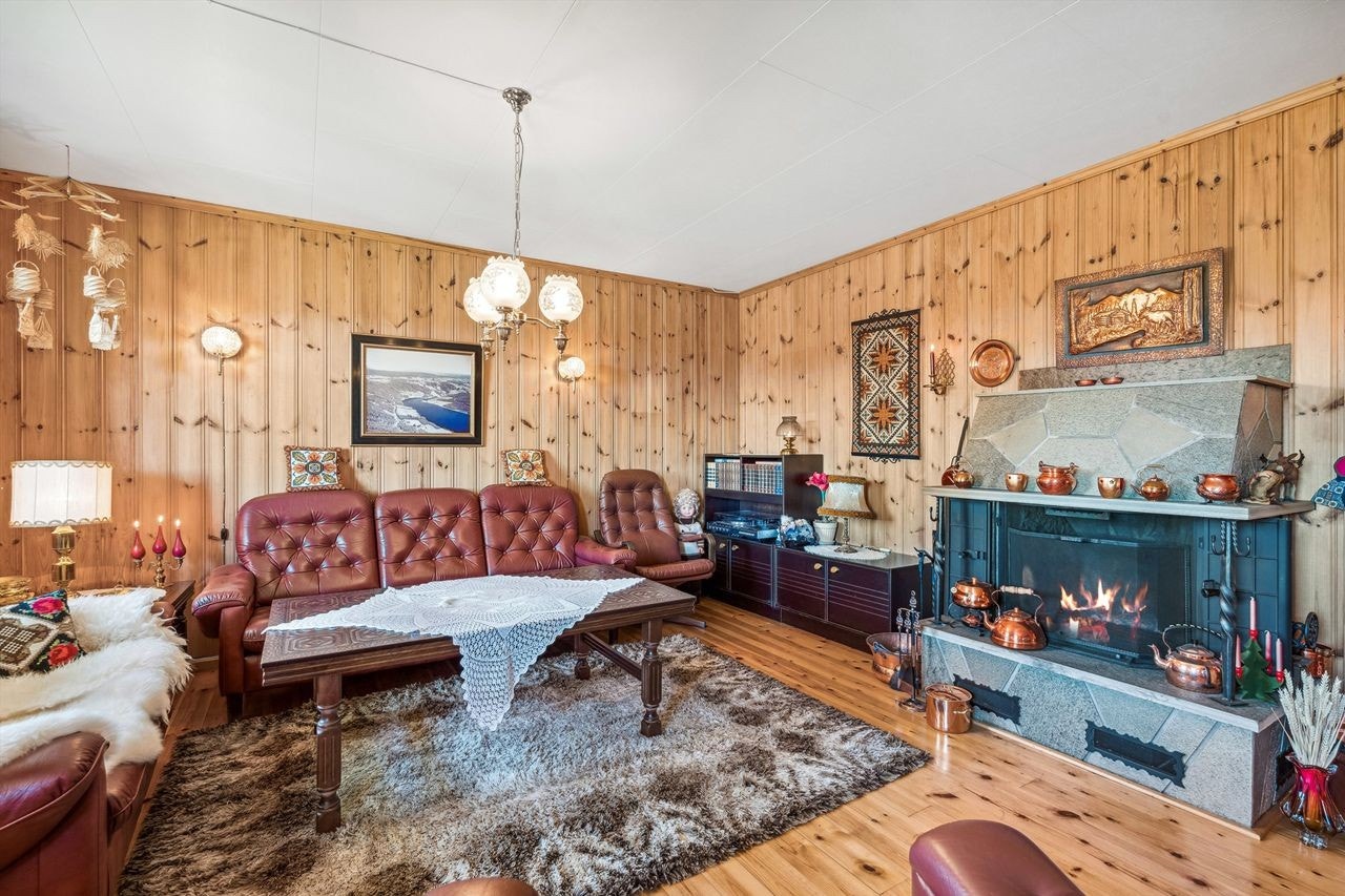 Stue med ildsted, kårbolig 1. etg. Galleribilde