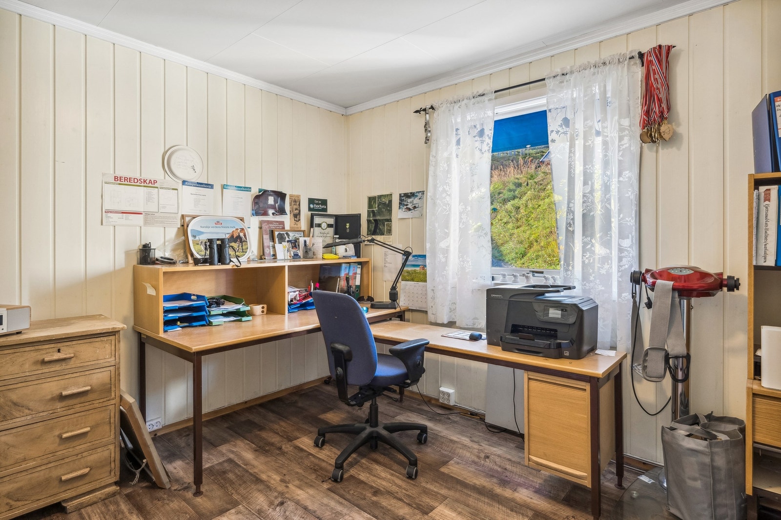 Kontor/soverom/stue 1. etg Galleribilde