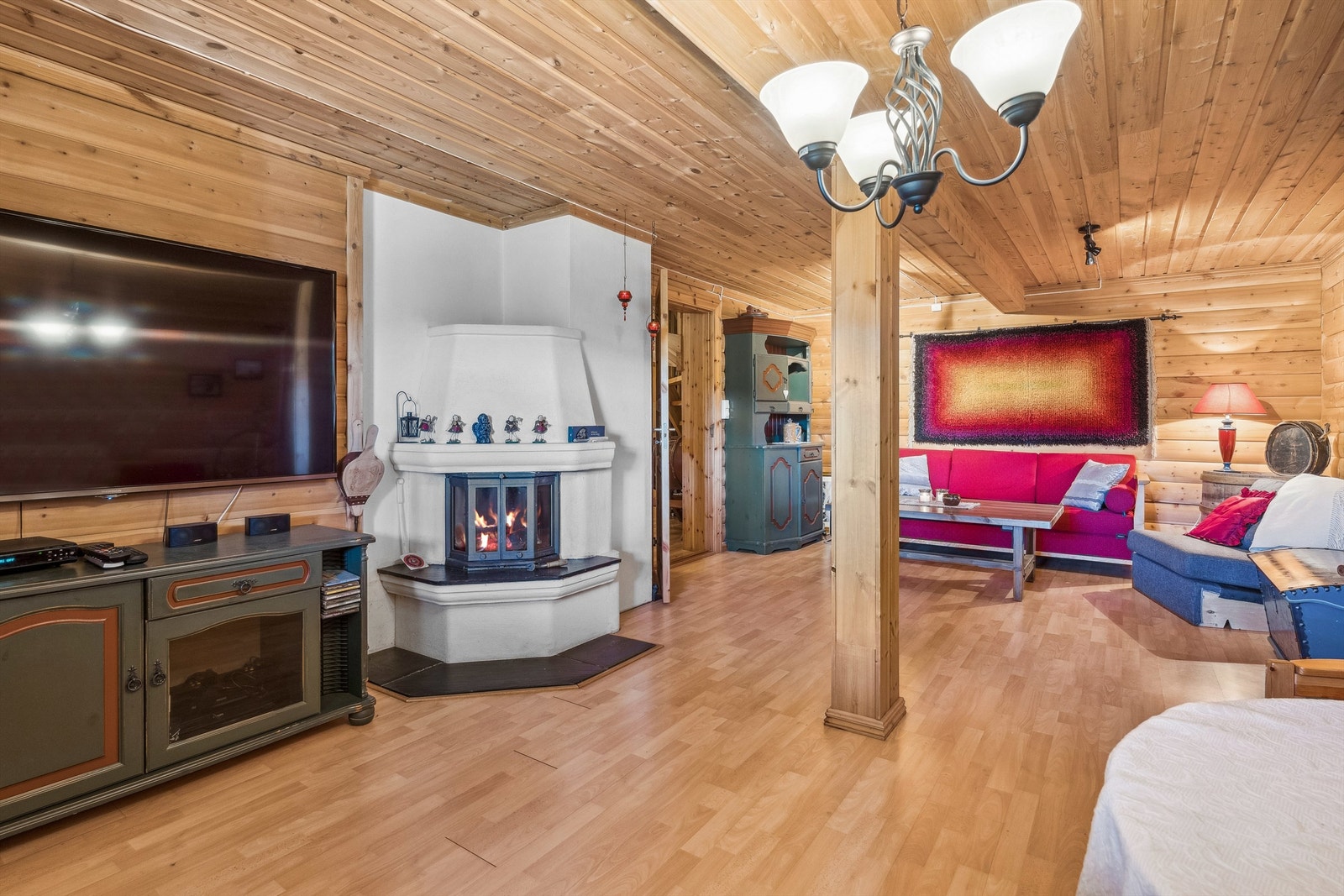 Kjellerstue med ildsted Galleribilde