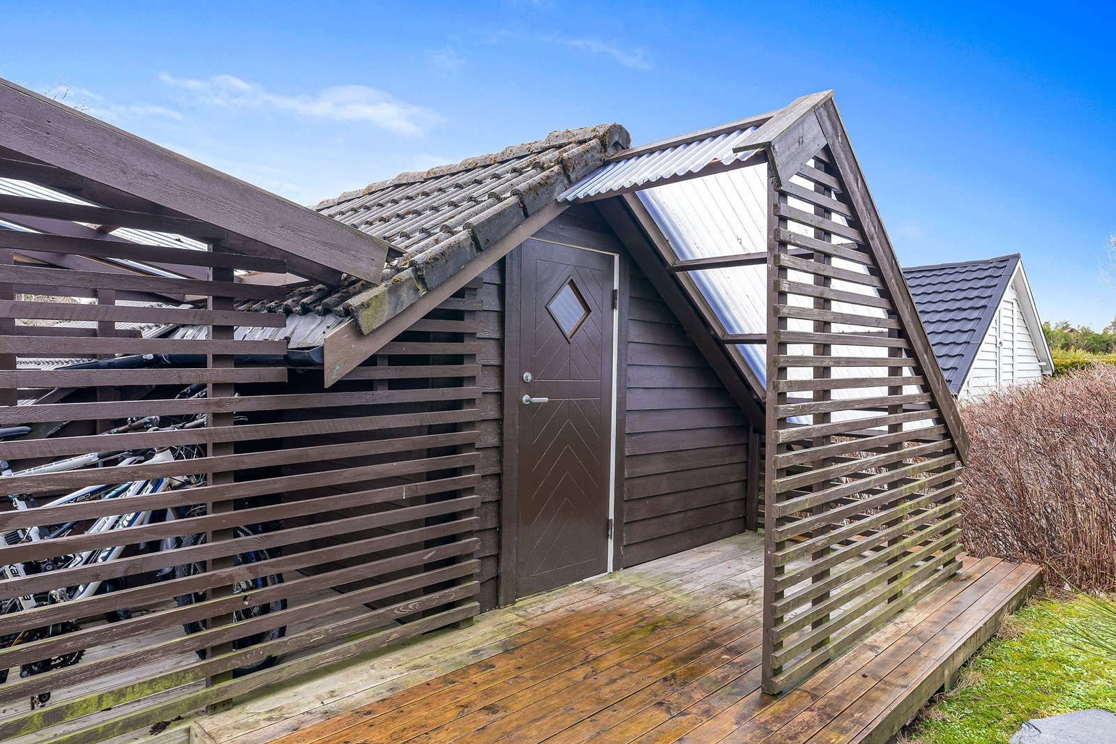 Over carport. Galleribilde