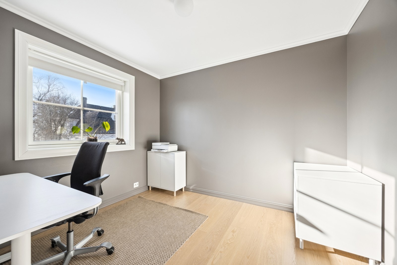 Det ene av de minste soverommene som kan brukes som kontor. Galleribilde