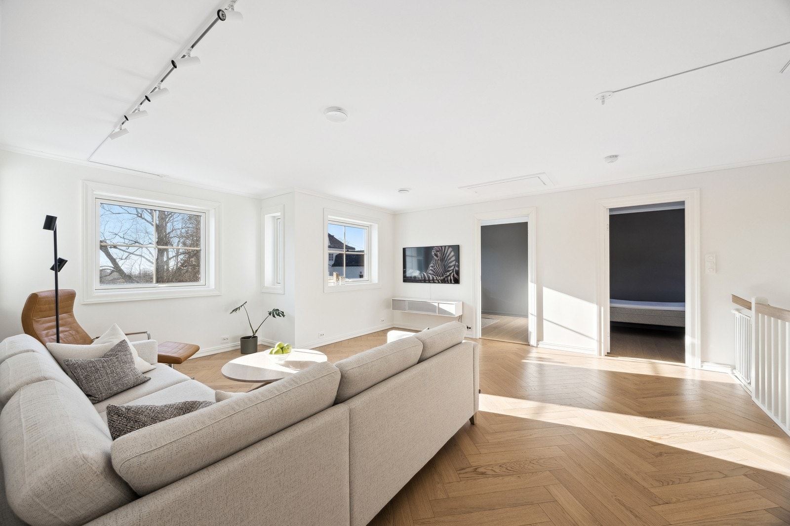Det er mulig å lage en kontorløsning i stuen i 2 etg. Galleribilde