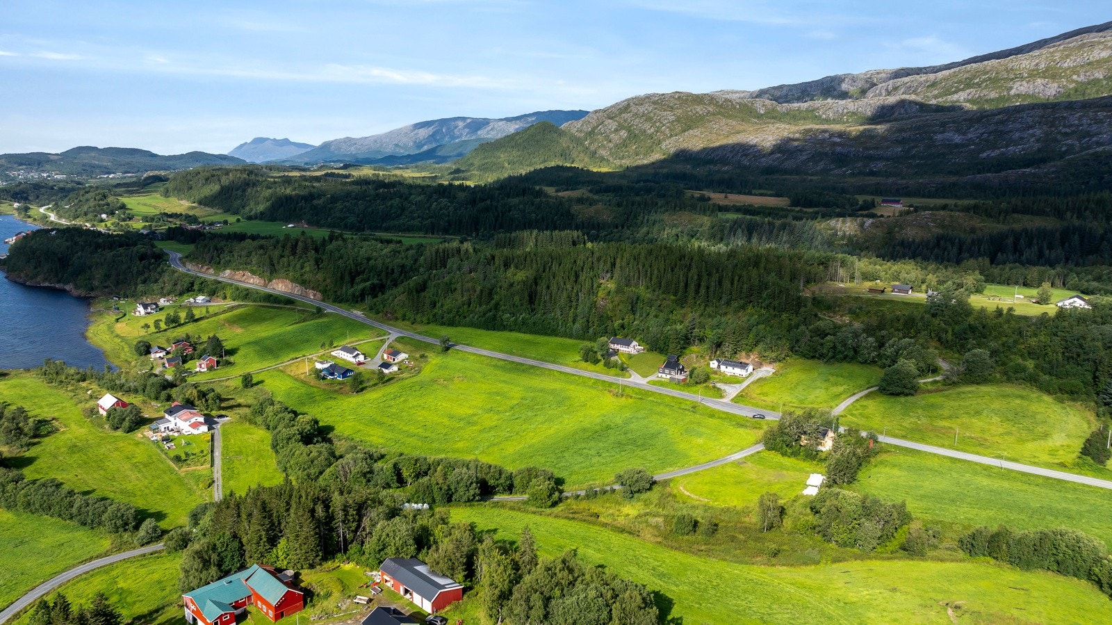 Området byr på gode turmuligheter sommer som vinter Galleribilde