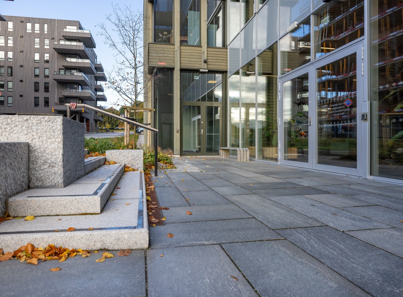 Inngang på sørside Galleribilde