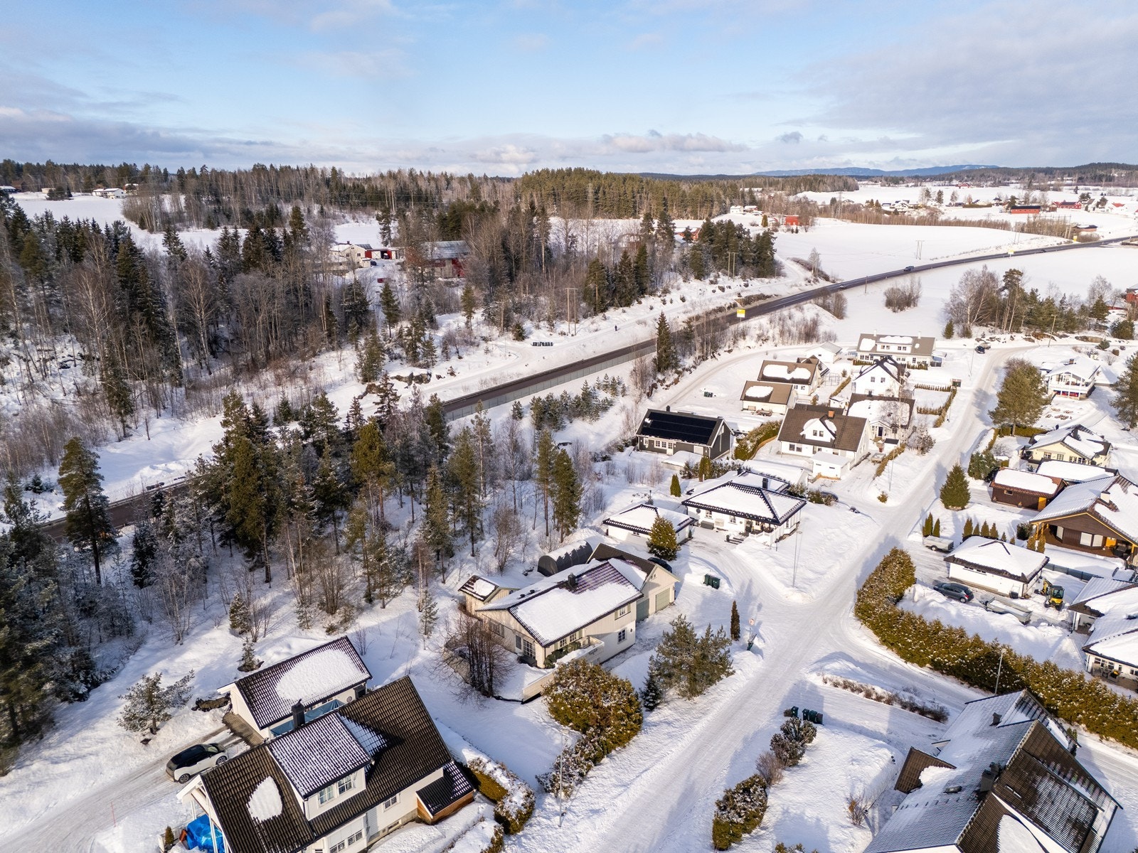 Velkommen til Fossveien 16 og Stubben 13 - to flotte boligtomter i etablert boligområde, regulert til boligbebyggelse. Galleribilde