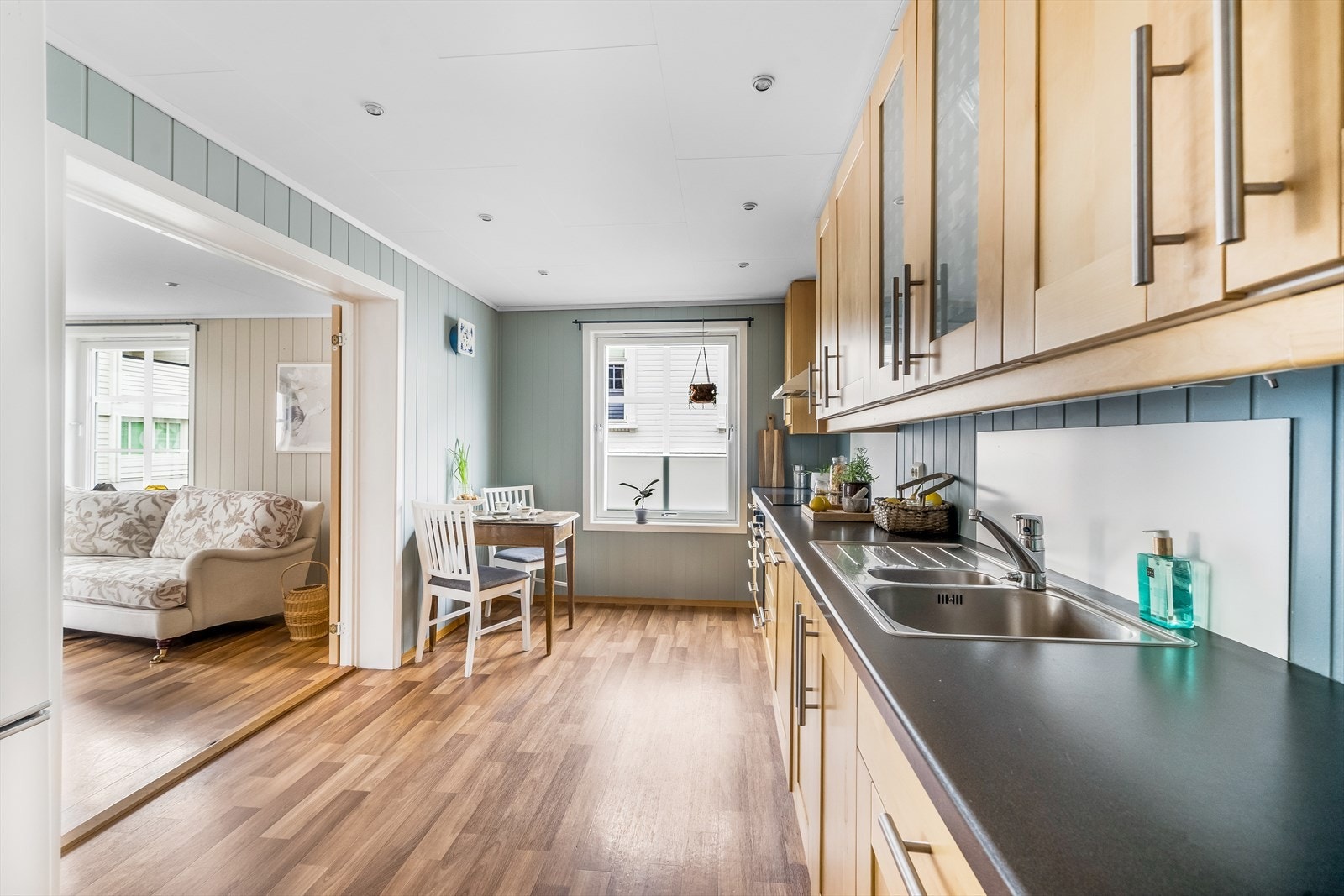 Delvis åpen stue/kjøkken. Galleribilde