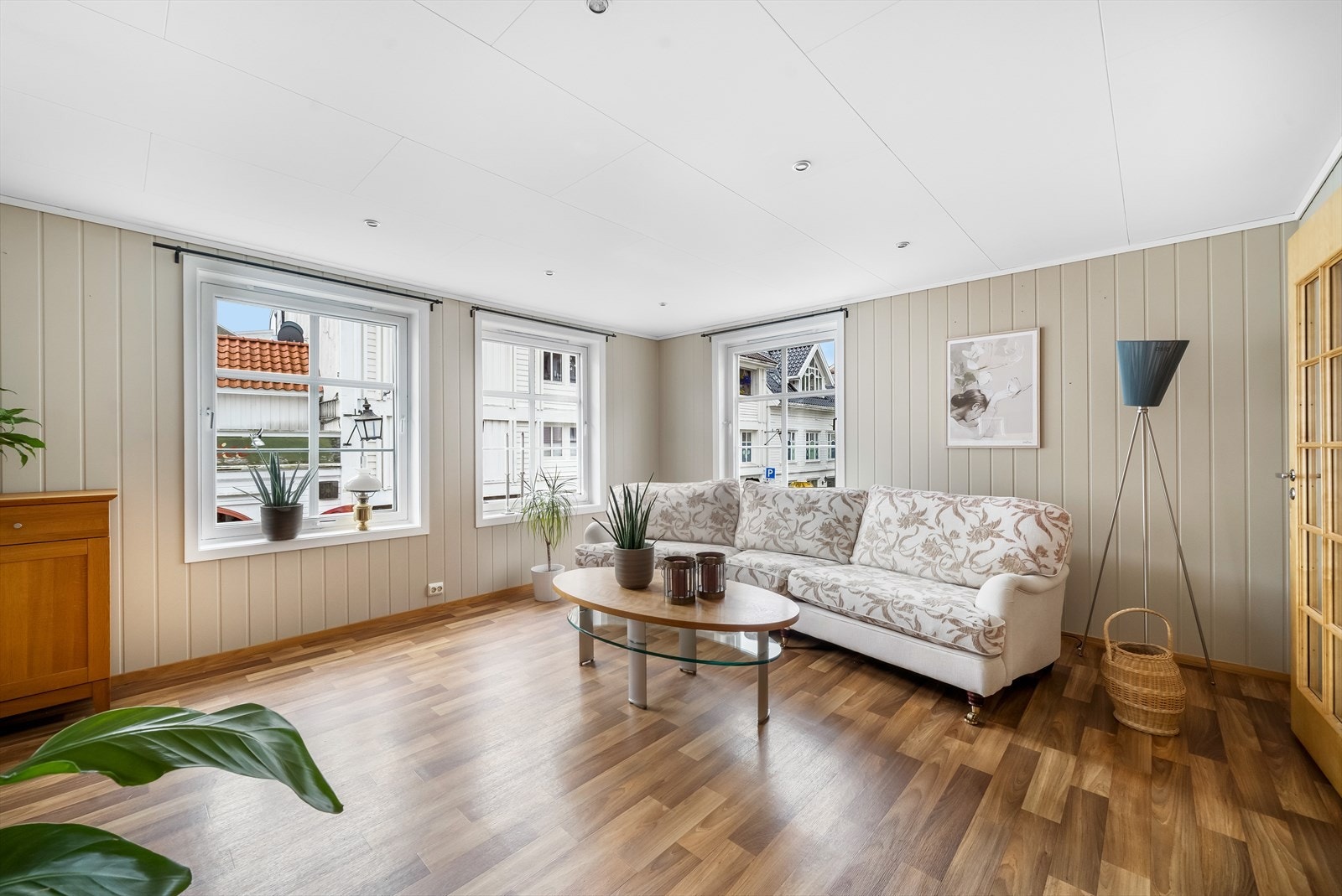 Åpent og lyst med lite innsyn. Galleribilde