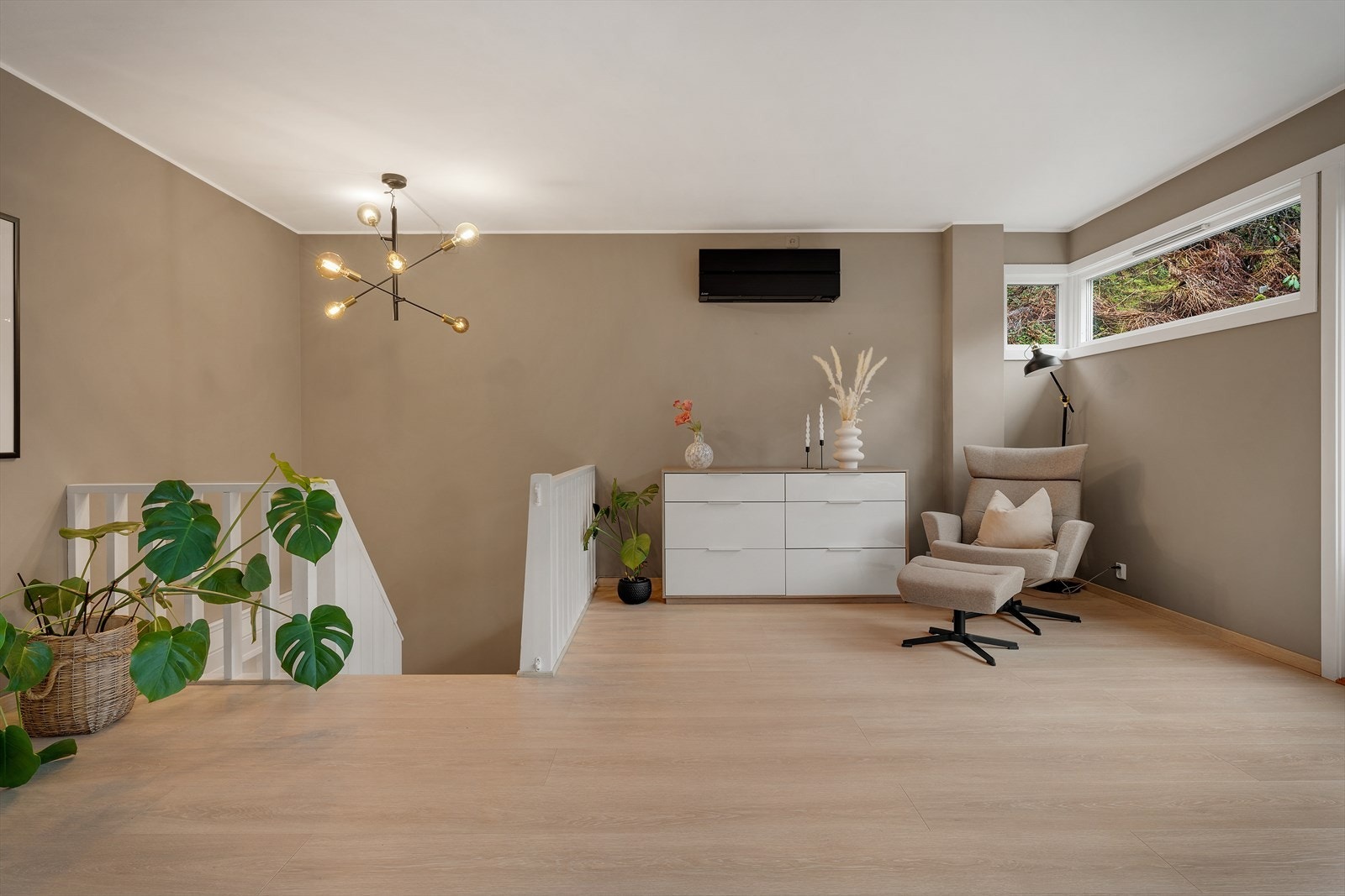 - Vi beveger oss ned til underetasjen - Galleribilde