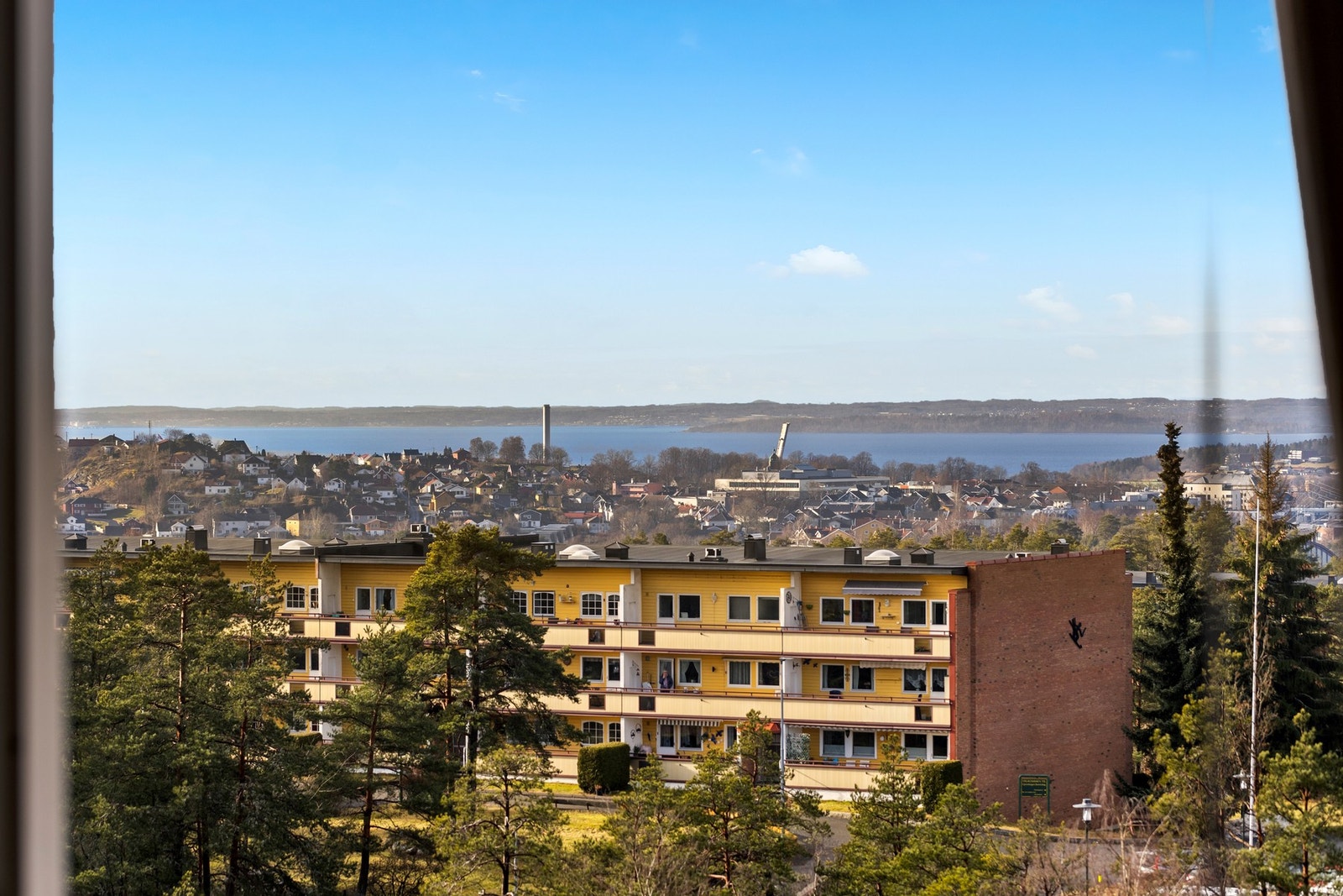 Her får du en meget pen og tiltalende leilighet, med flott utsikt. Galleribilde