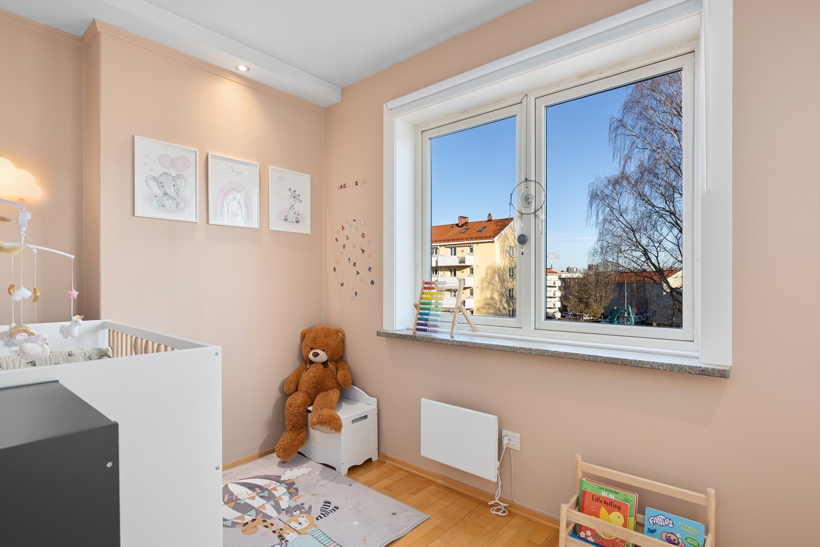 Her er det plass til seng og annet ønskelig møblement. Galleribilde