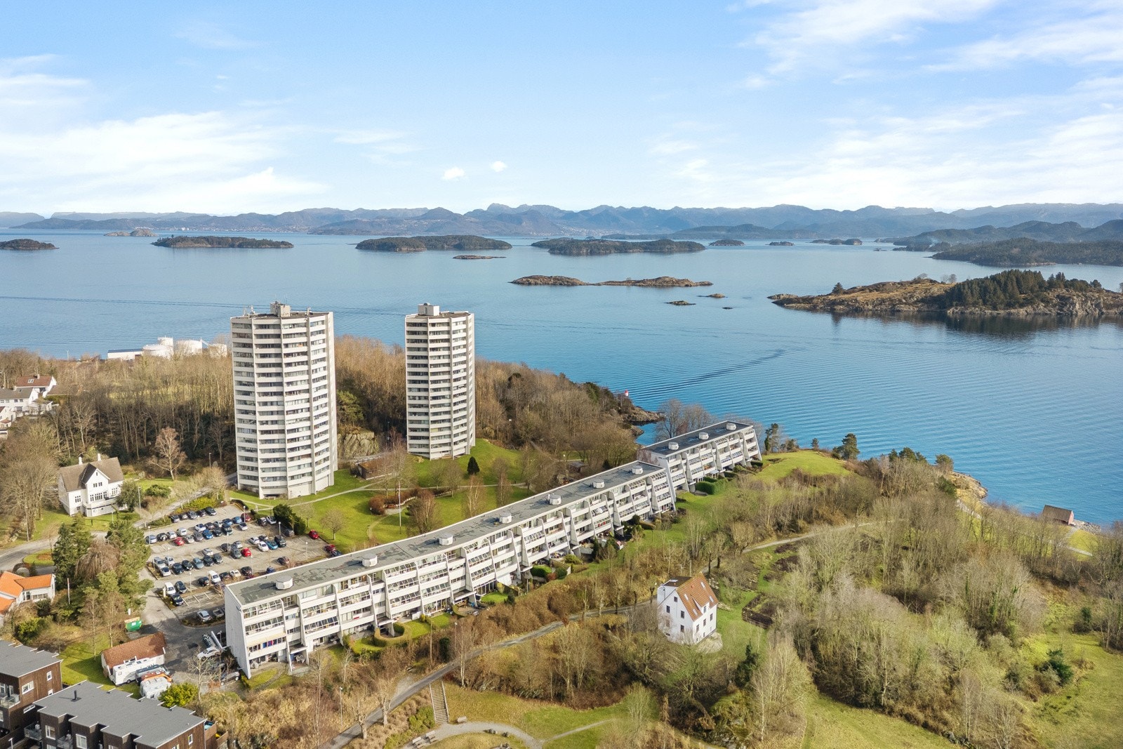 Populære turstier og badestrand like i nærheten. Galleribilde