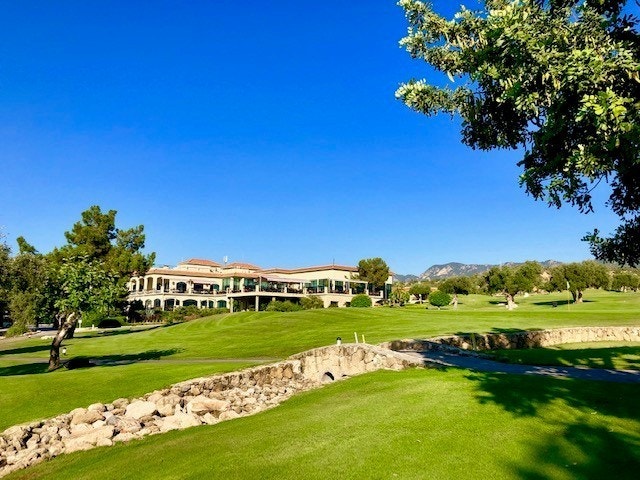 En kort kjøretur fra Deja Blue til vakre og anerkjente Korineum Golf Club i Esentepe. Galleribilde