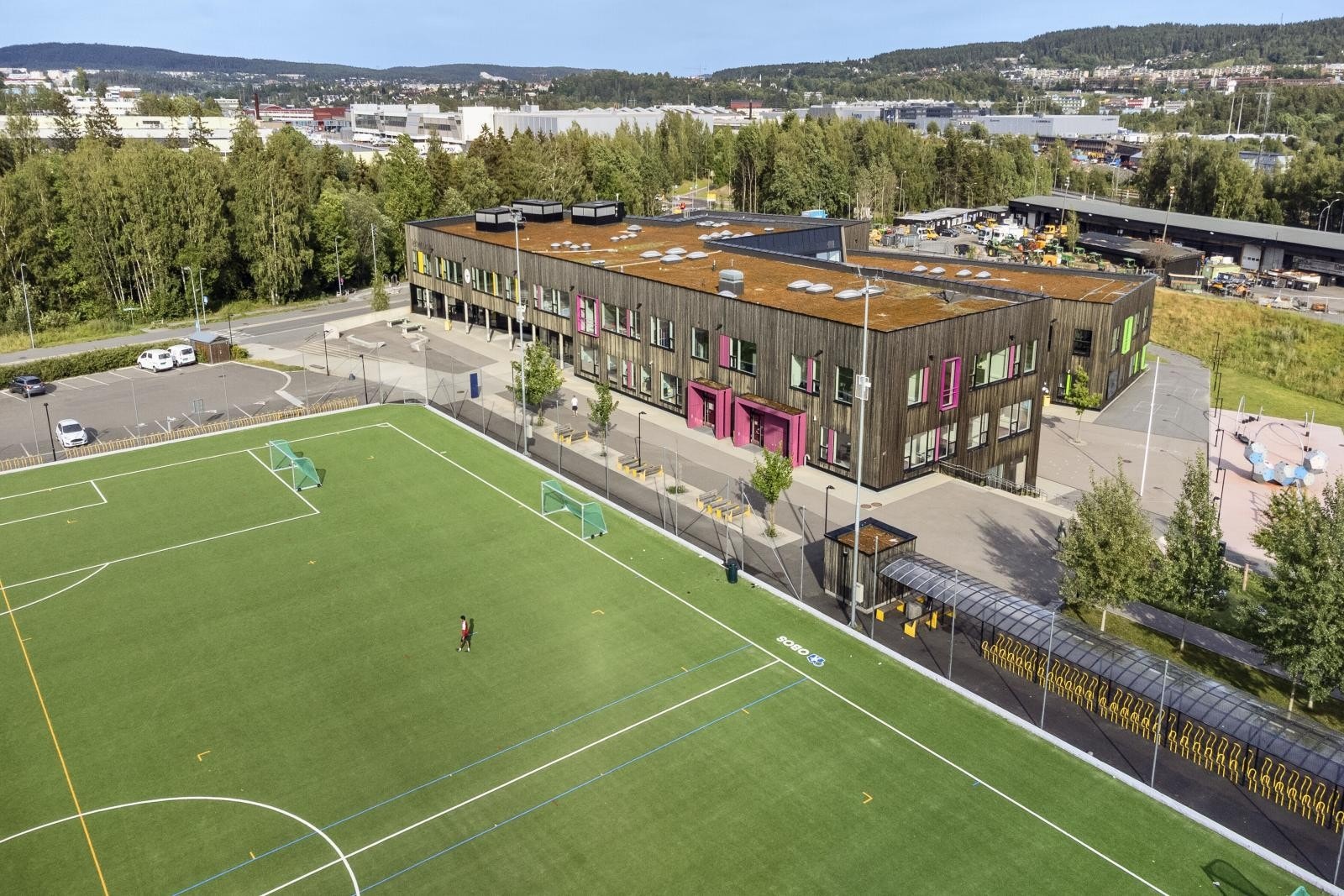 Kort vei til skole og idrettsanlegg Galleribilde