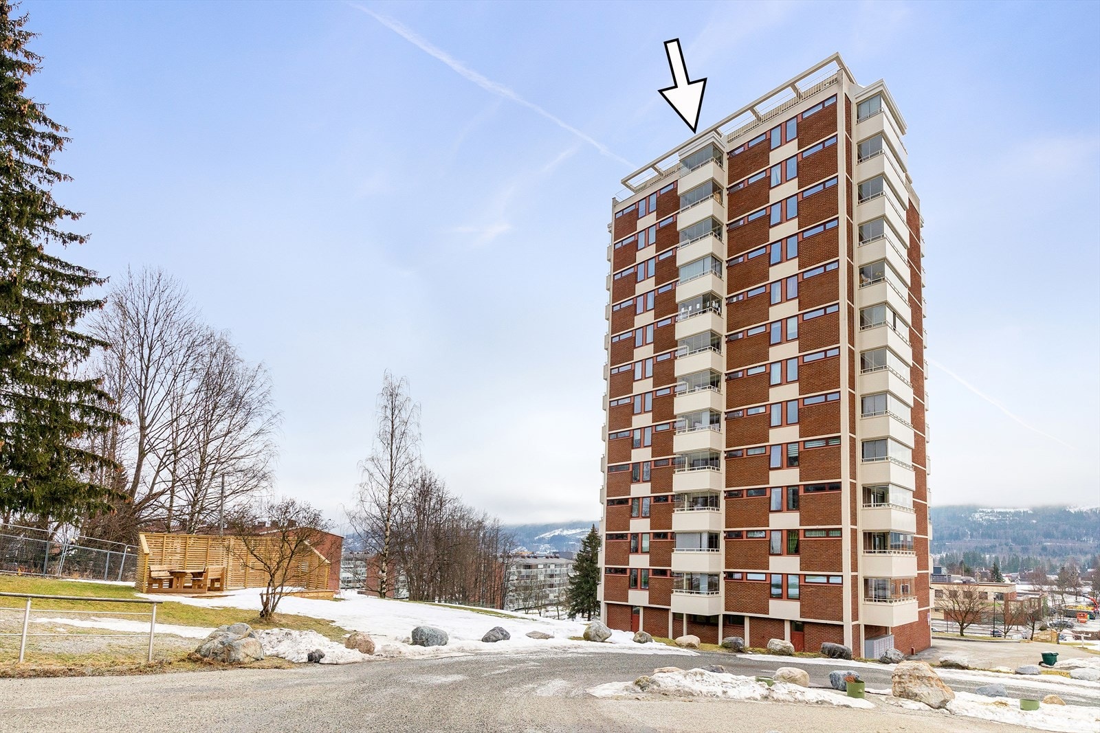 Dette er en praktisk 1-roms i toppetasje med heis - Perfekt førstegangskjøp! Galleribilde