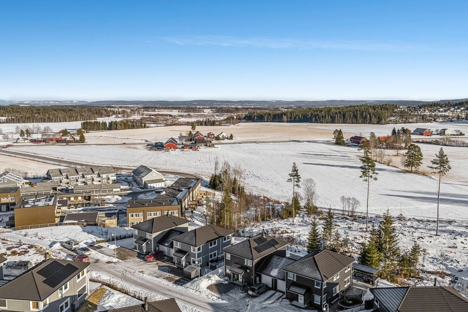 Landlig og rolig boligområde. Galleribilde
