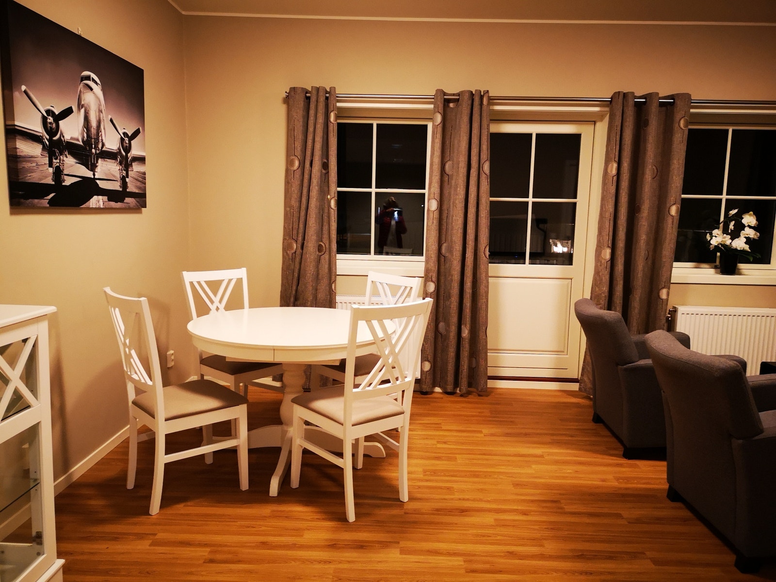 Spiseplass tilpasset langtidsleie med eget soverom Galleribilde