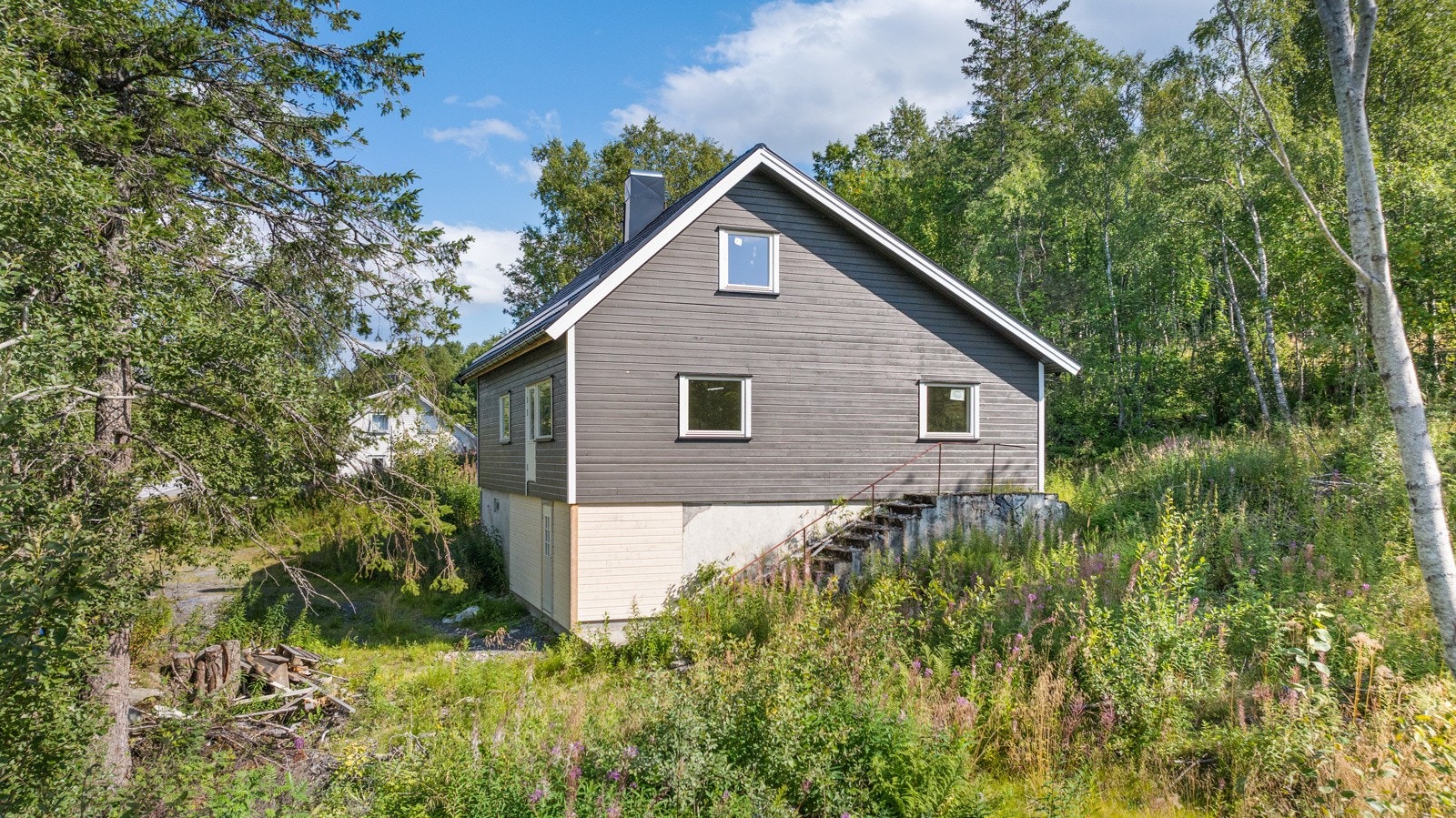 God plass til parkering på tomten Galleribilde