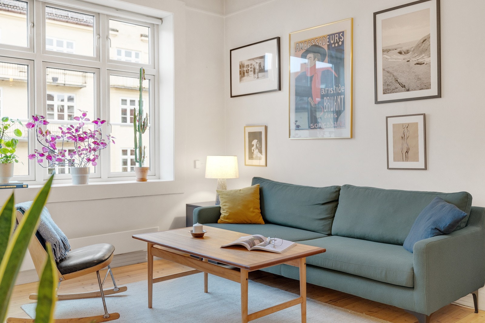 En sjarmerende og gjennomgående 2-roms med god intern beliggenhet! Galleribilde