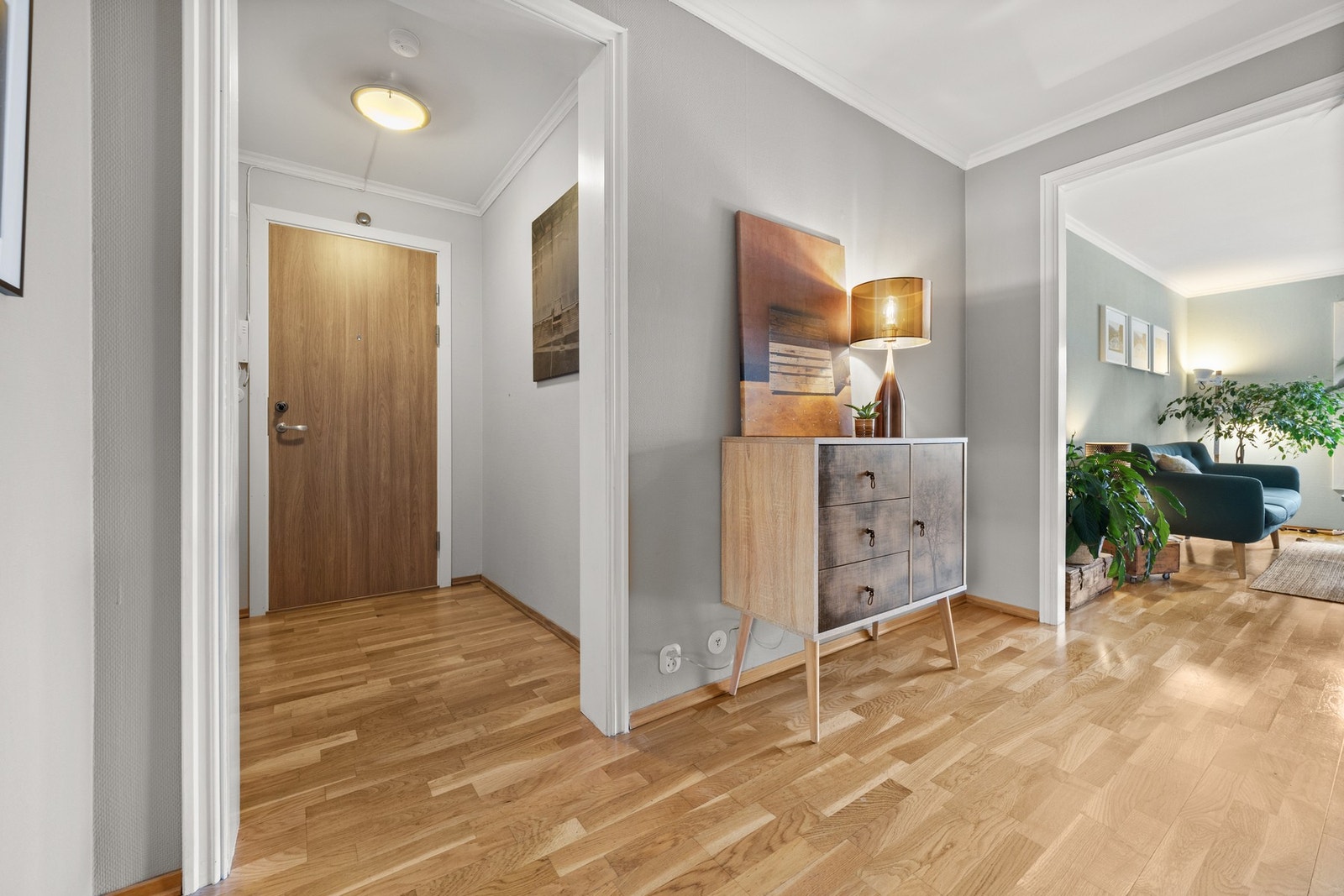 Gang med plass til oppbevaringsløsning Galleribilde