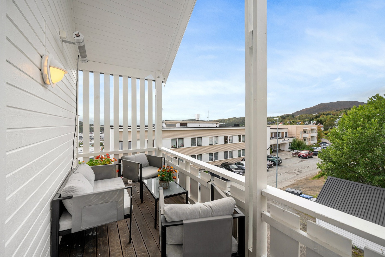 Fra stua har du adkomst til balkong med flott utsikt! Galleribilde