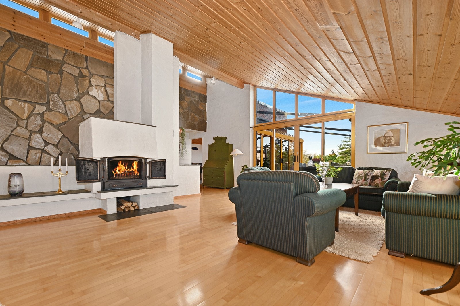 Huset er arkitekttegnet, og har flotte detaljer og praktiske løsninger. Galleribilde